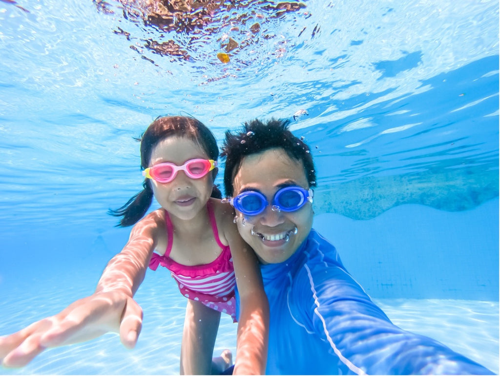 How to Minimize Chlorine Exposure At The Pool